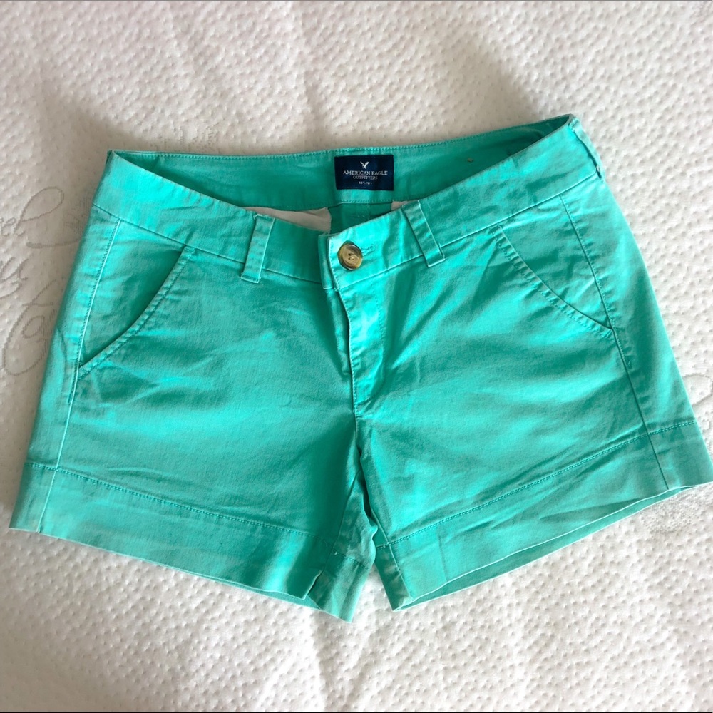 American Eagles Outfitters Green Shorts